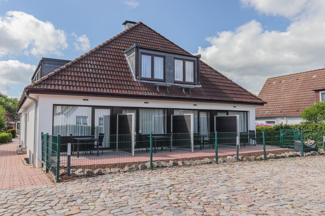 Nur 7 Gehminuten Zum Strand, Sehr Hochwertige Ferienwohnung Mit Terrasse In Ruhiger Lage, Inklusive Parkplatz Und Fahrradunterstellplatz Laesst Keine Wuensche Offen シャルボイツ エクステリア 写真