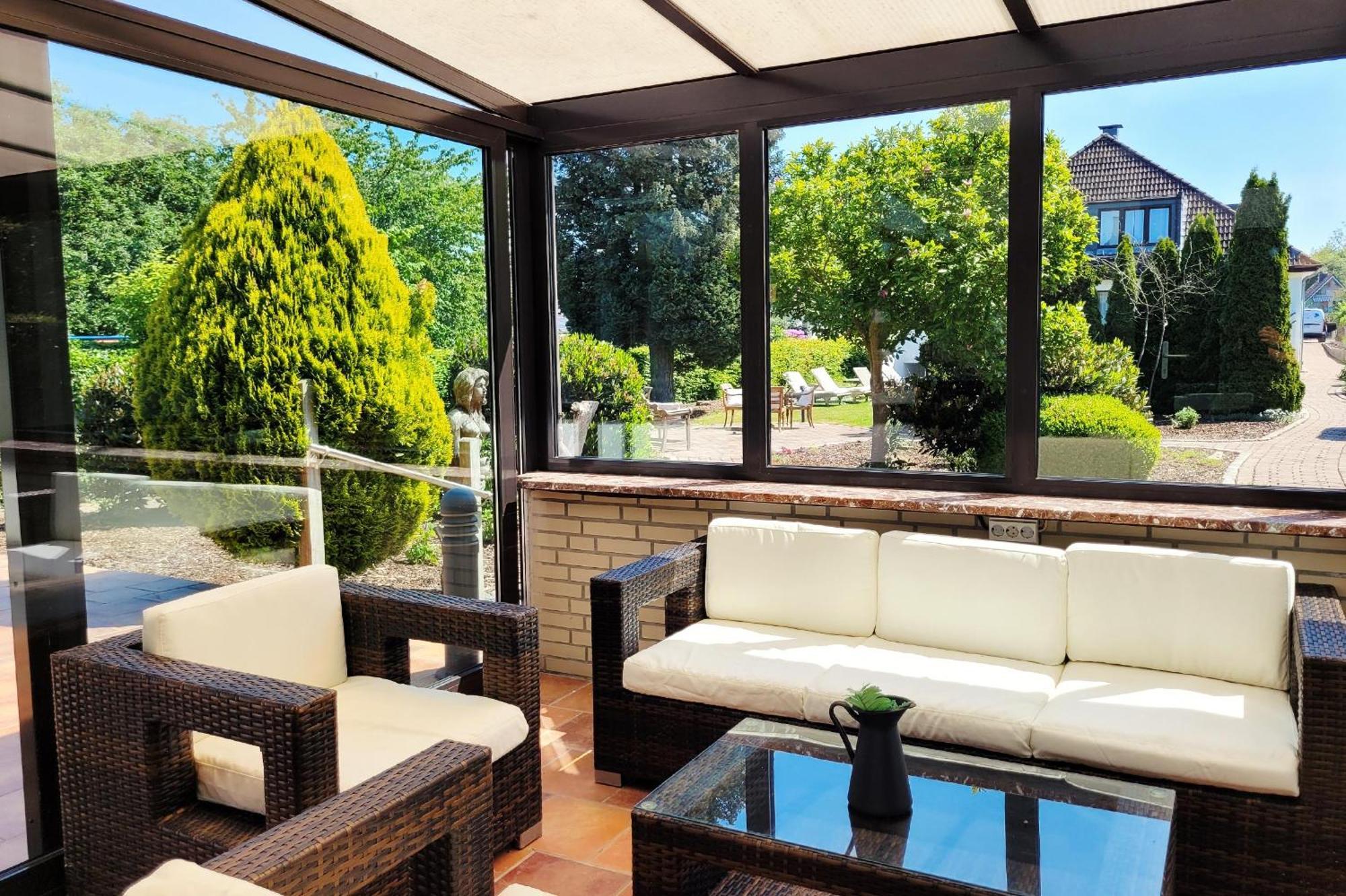 Nur 7 Gehminuten Zum Strand, Sehr Hochwertige Ferienwohnung Mit Terrasse In Ruhiger Lage, Inklusive Parkplatz Und Fahrradunterstellplatz Laesst Keine Wuensche Offen シャルボイツ エクステリア 写真
